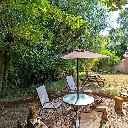 Cosy And Secluded Brook-Side Lodge Sleaford Exterior photo